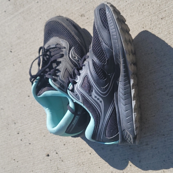 Sneakers - Picture 4 of 5